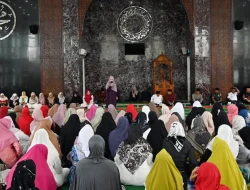 Pemkab Lamsel Gelar Isra Mikraj 1446 H Di Masjid Agung Kalianda