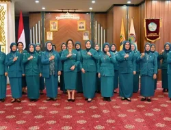 Ketua Tim Penggerak PKK Lamsel Zita Anjani Radityo Egi, S.Sos., M.Sc Lantik Pengurus TP PKK Kabupaten Lamsel Masa Bhakti 2025-2030