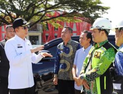 Tidak Ingin Dengar Keluhan Warga Bupati Lamsel Radityo Egi Pratama Perbaiki Jalan Samping MPP