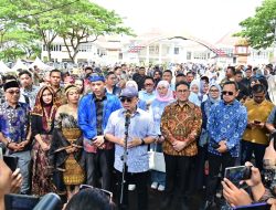 Menko Pangan Zulkifli Hasan Beserta Rombongan Hadiri Pagelaran Tari Tuping Di HUT Lamsel Ke-69